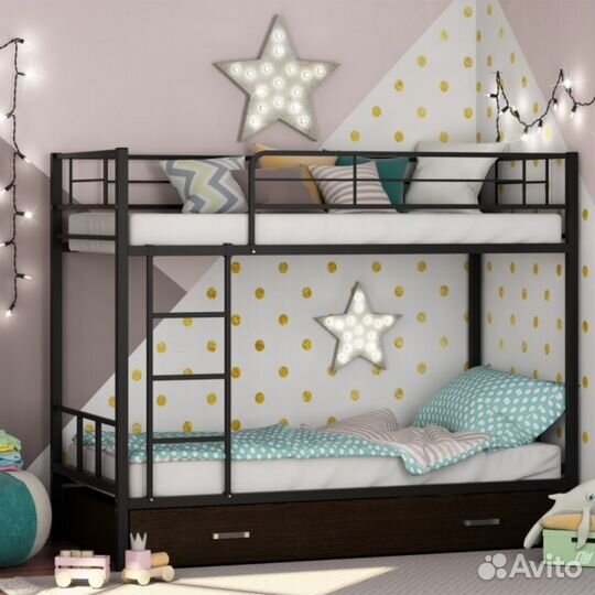 Двухъярусная кровать с ящиком