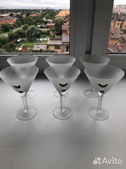 Бокалы под мартини