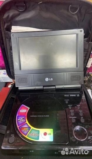 Видеопроигрыватель DVD-плеер LG DP272B