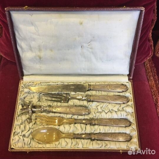 Набор антикварный столовых приборов