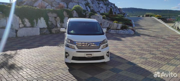 Toyota Vellfire, 2012