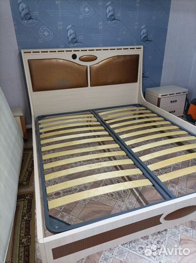 Спальный гарнитур