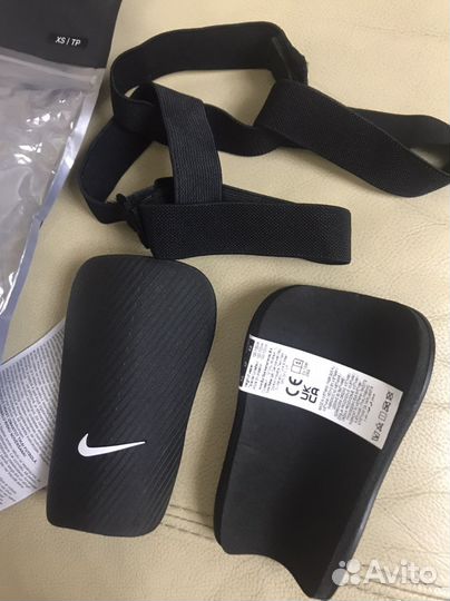 Футбольные щитки новые nikе оригинал на рост 120