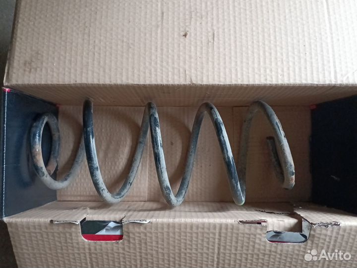 Продам пружина передняя Volkswagen Polo 2009-2015