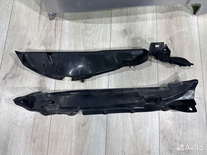Крыло переднее правое Honda Civic 4D