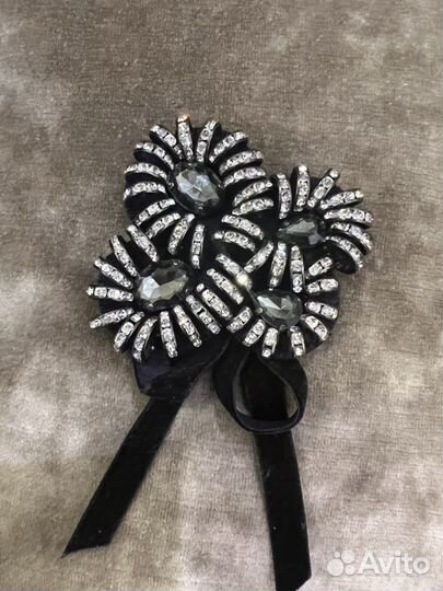 Брошь цветок