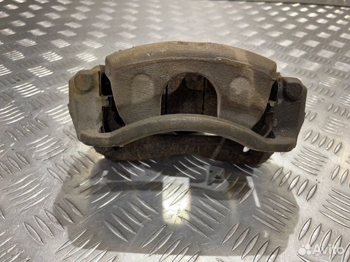 Суппорт тормозной передний левый Hyundai Elantra