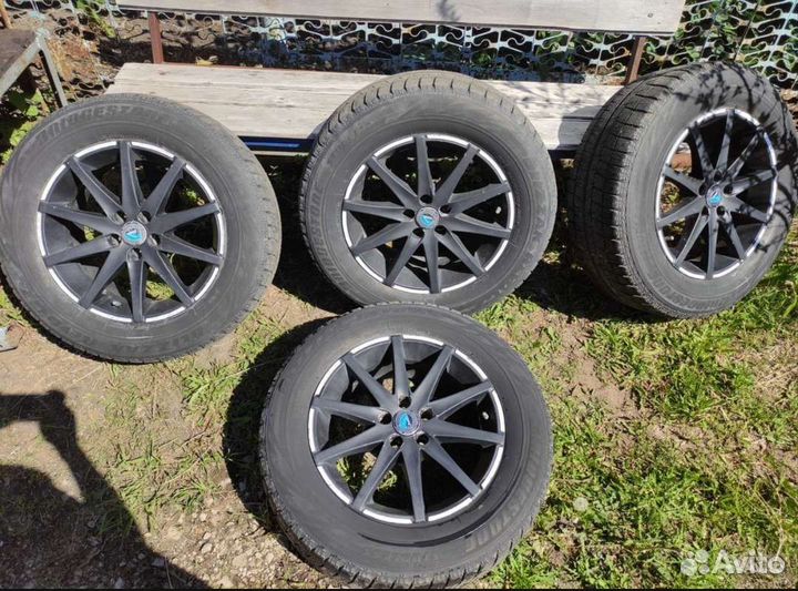 Bridgestone Blizzak Revo GZ 225/60 R16 98S