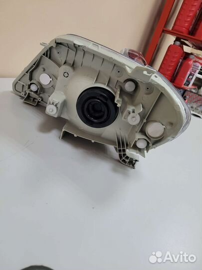 Фары черные corolla 120