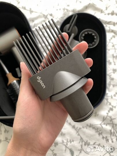 Оригинальная насадка на фен dyson