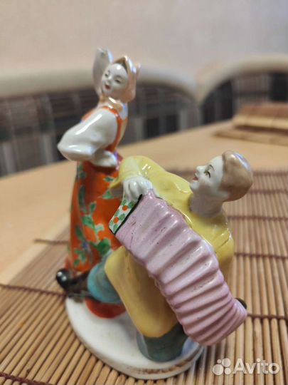 Фарфоровая статуэтка Кадриль Дулево