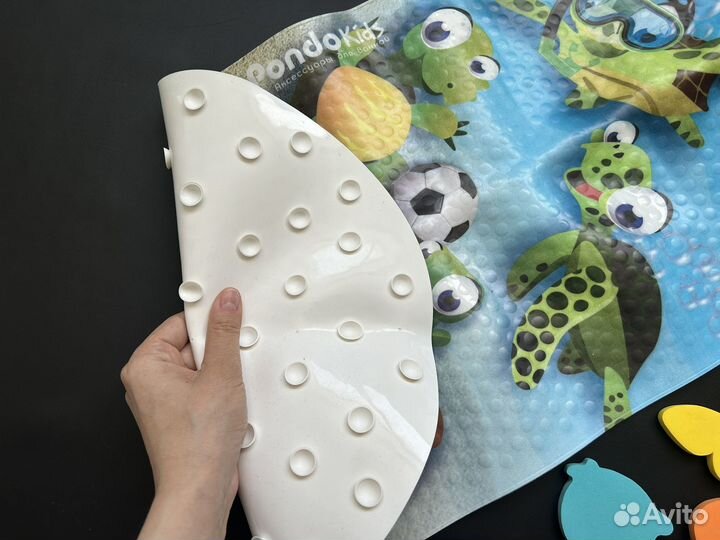 Детский противоскользящий коврик в ванну