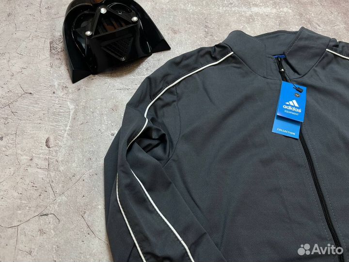 Спортивные костюмы Adidas