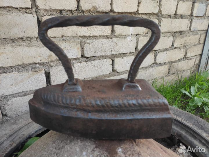 Утюг чугунный старинный