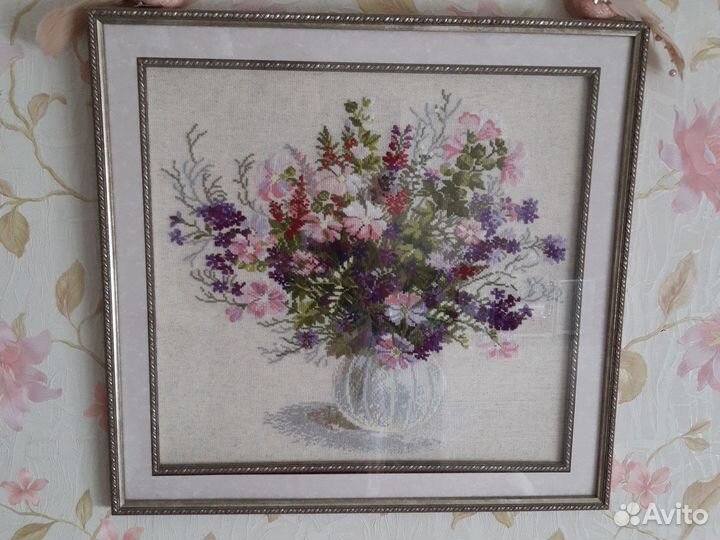 Картина вышитая