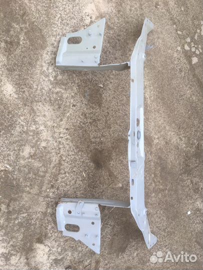 Рамка радиатора (телевизор) на LADA Kalina