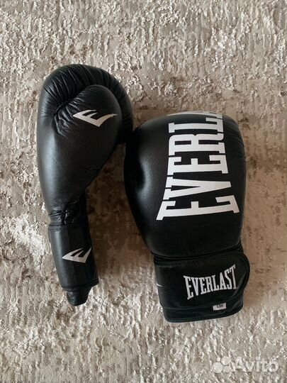 Боксерские перчатки 12 oz