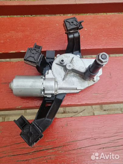 Моторчик заднего дворника