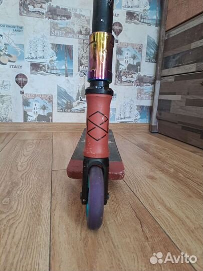 Трюковой кастомный самокат