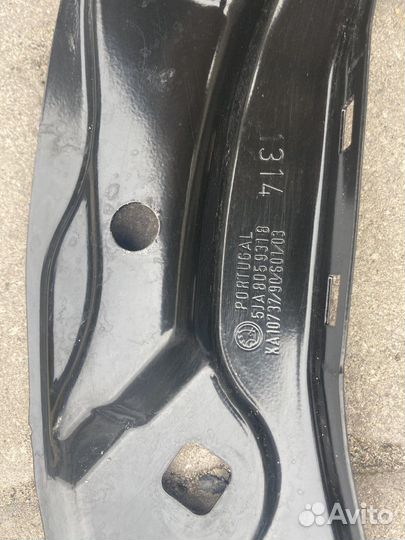 Кронштейн левой фары Skoda rapid 1 vw polo 5