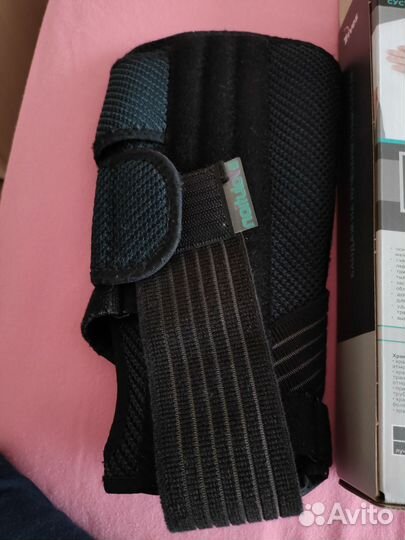 Бандаж на запястье