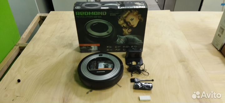 Робот-пылесос redmond RV-R310