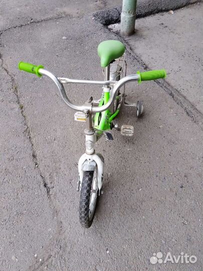 Детский велосипед четырехколесный