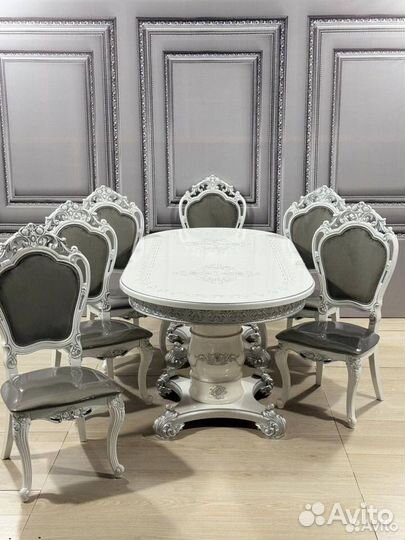 Кухонный стол и стулья новые