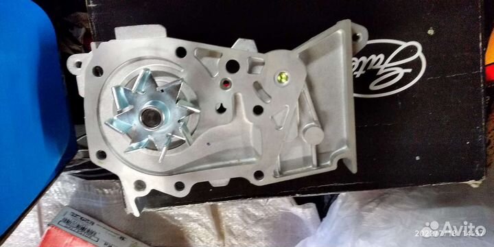 Помпа на Renault Logan