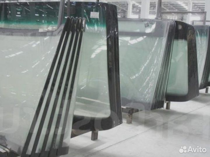 Стекло боковое правое в сборе с рамкой Bobcat