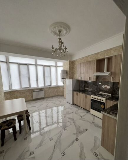 2-к. квартира, 60 м², 1/9 эт.