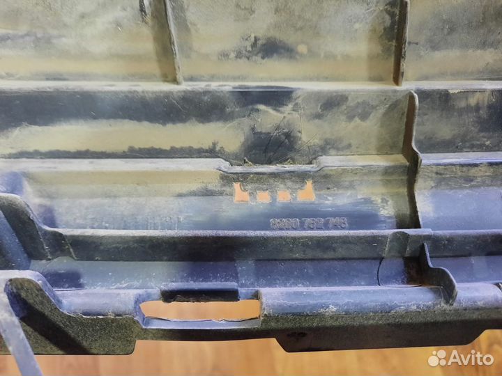 Решетка радиатора Logan 1