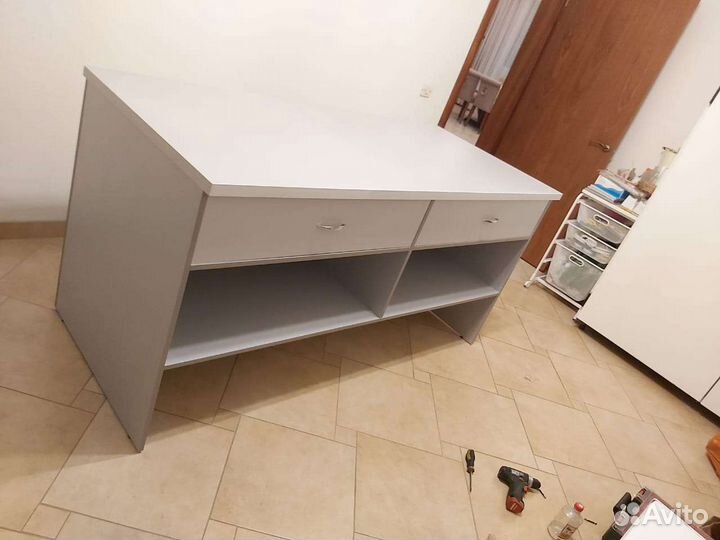 Стол флориста с выдвижными ящиками,новый