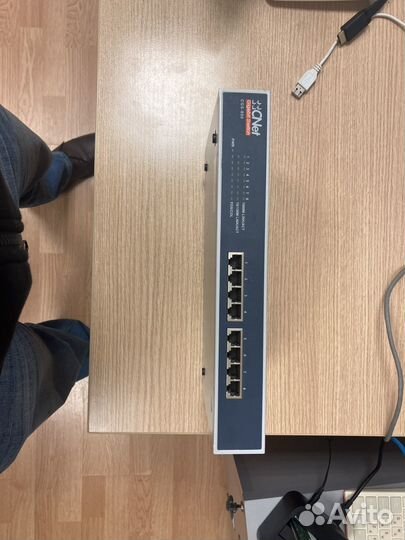 Гигабитный коммутатор на 8 портов