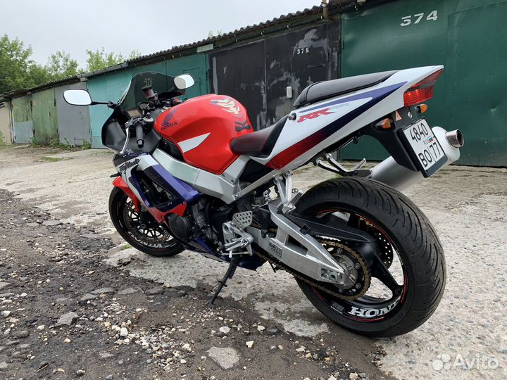 Honda CBR900RR Fireblade (929)