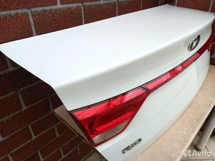 Крышка багажника для Киа Рио 4 Kia RIO 2017 белая