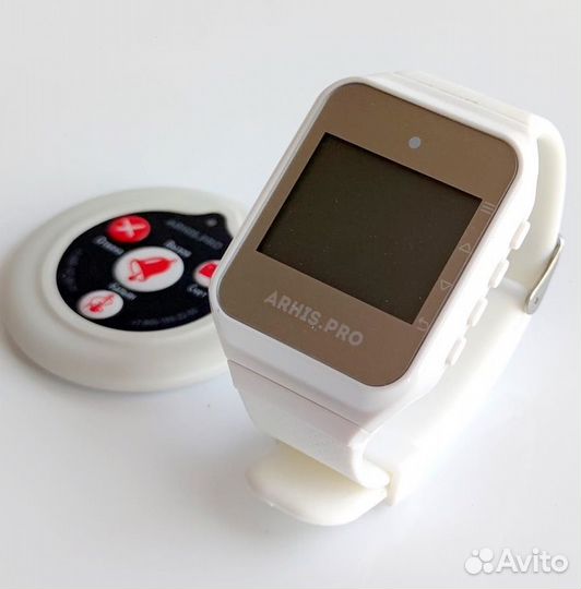 Комплекты вызова персонала: кнопка вызова и часы