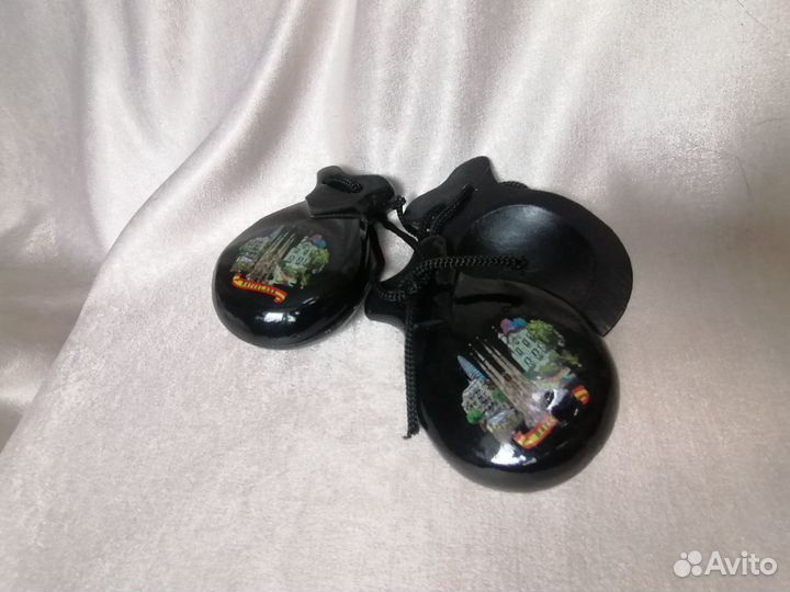 Сувениры разных стран (музыкальные инструменты)