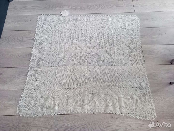 Новый Оренбургский пуховый платок