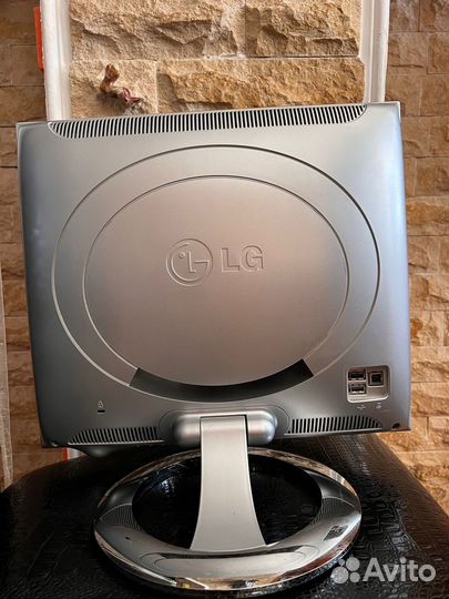 Монитор LG диагональ 17 дюймов
