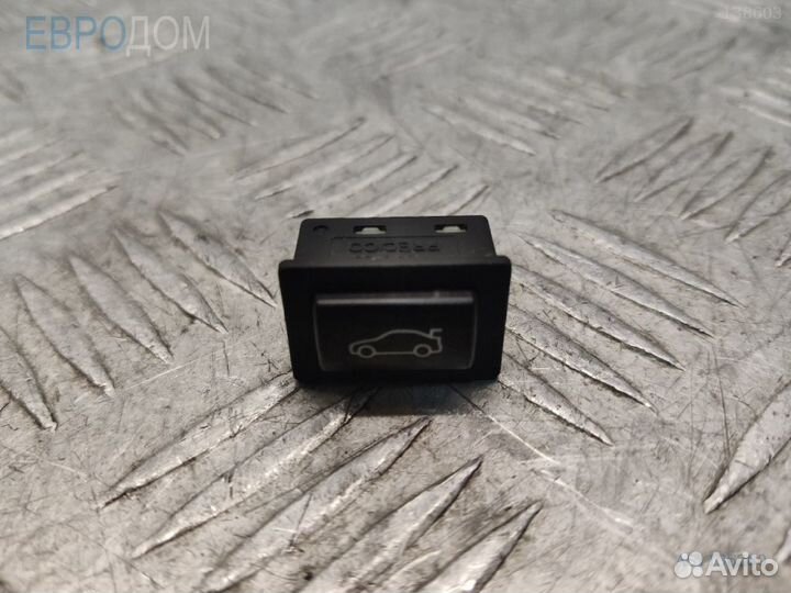 Кнопка багажника на BMW G30 s1136280