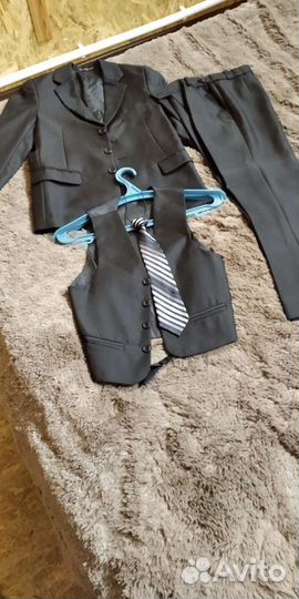 Школьный костюм