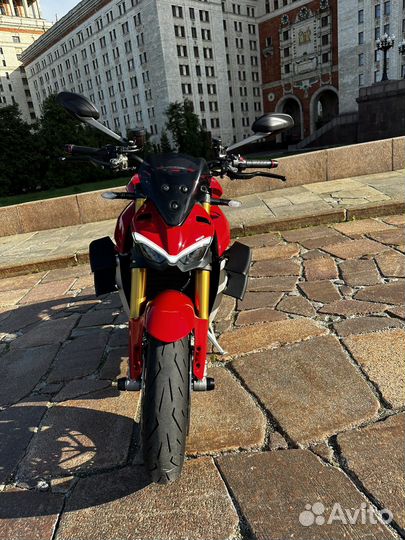 Ducati Streetfighter V4S