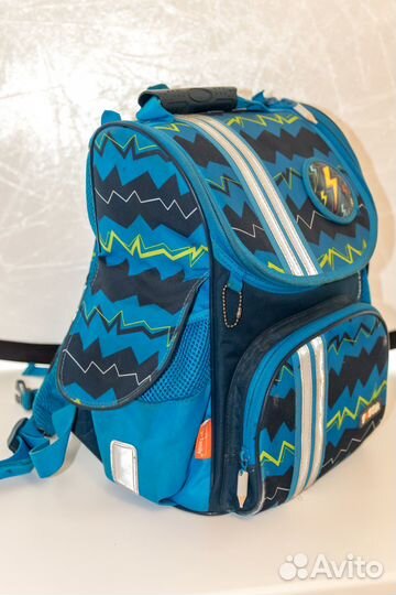 Школьный рюкзак с ортопедической спинкой