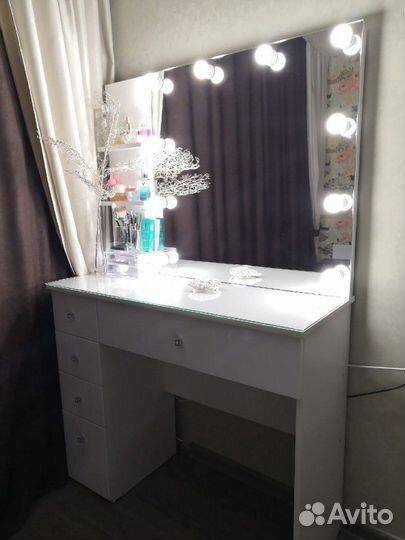 Туалетный столик