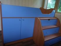 Кровать со столом, ящиками, шкафчиком,матрасом