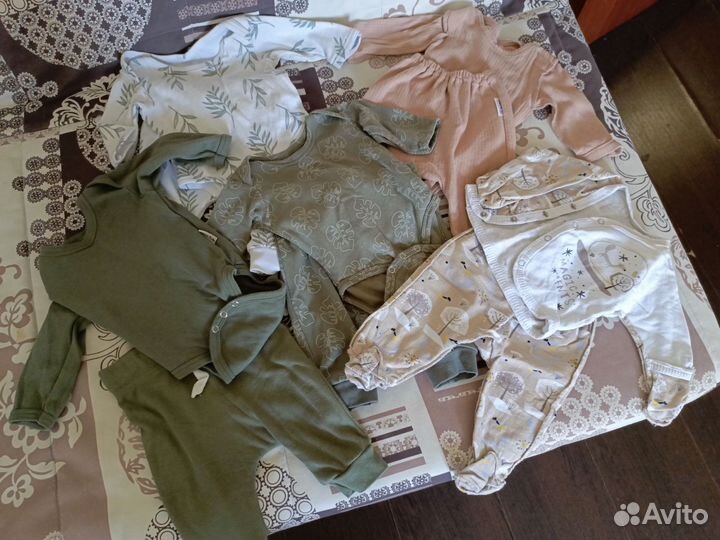 Два пакета (65 предметов одежды) от 0 до 5 месяцев