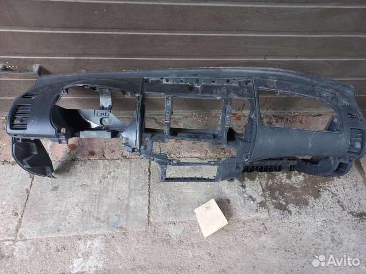 Парприз Mitsubishi L200