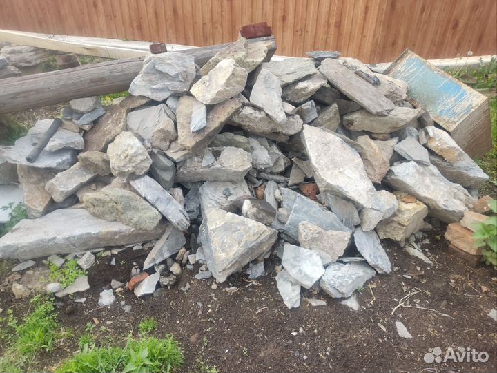 Гора камней