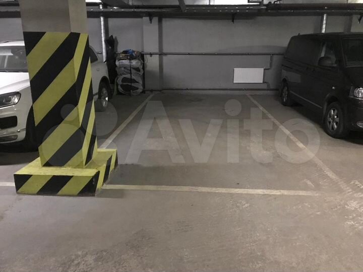 Машиноместо, 25 м²